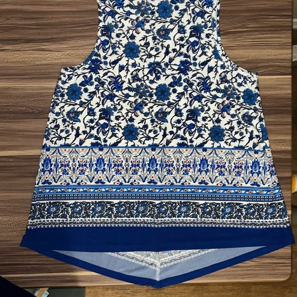 KNAPP STUDIO WHITE TANK WITH blue floral design - Picture 9 of 11